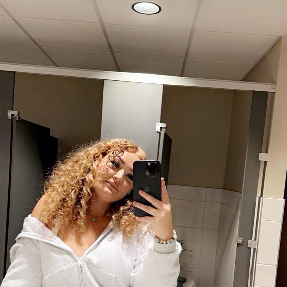 Meet your Posher, Kassandra